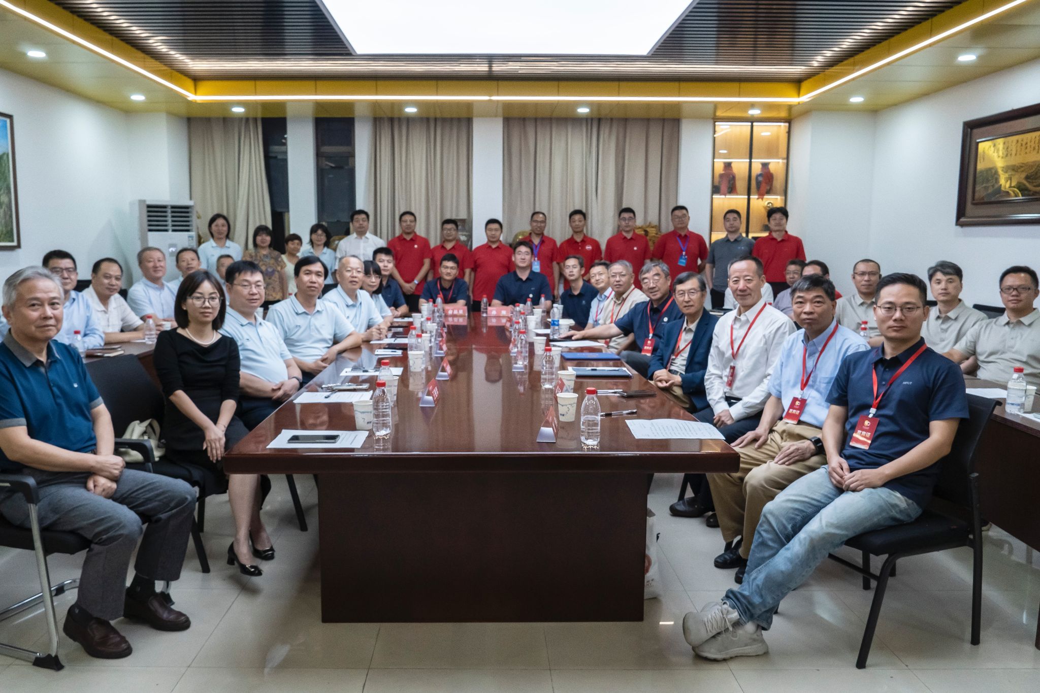 williamhill威廉希尔官网召开事业发展校友交流座谈会