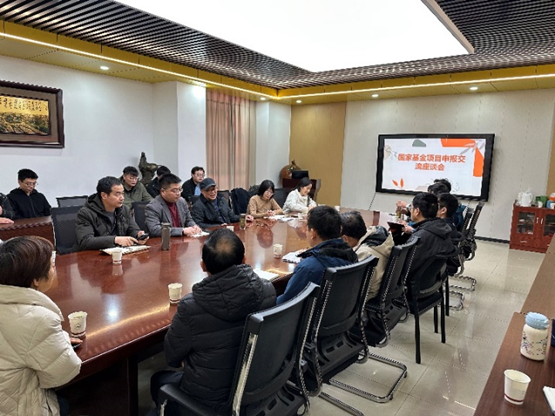 中国矿业大学岳建华教授应邀来威廉希尔官网开展交流